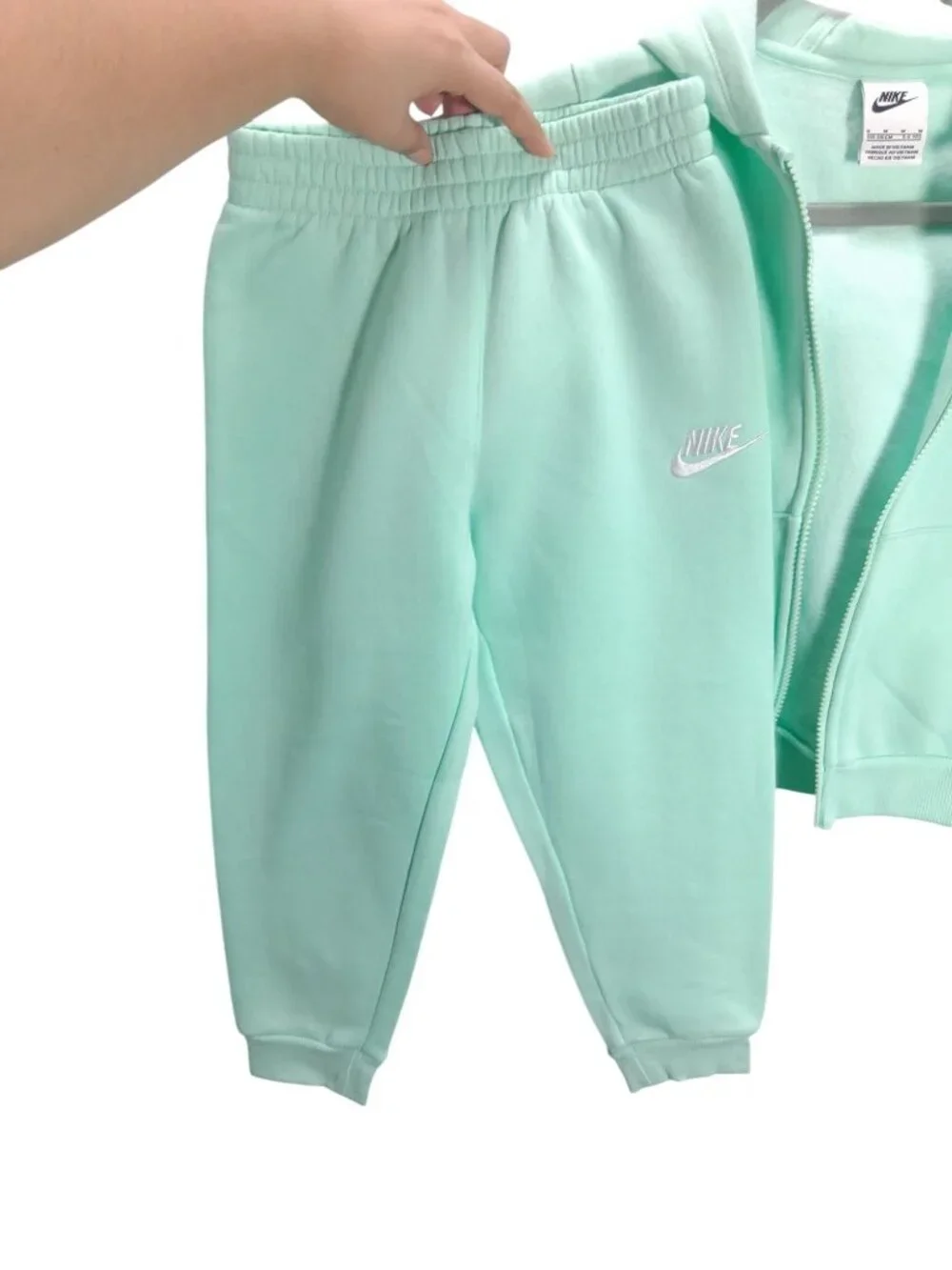 Nike Kids Mint Green Full-Zip Hoodie & Jogger Set Size 6 5-6 Years Soft Cotton-B - Picture 7 of 7